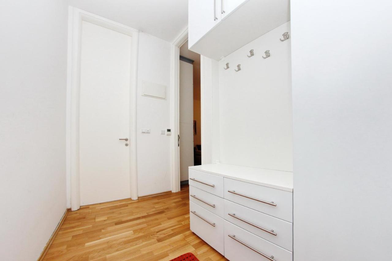 Апартаменты Apartman Centar- Free Parking Сараево Экстерьер фото